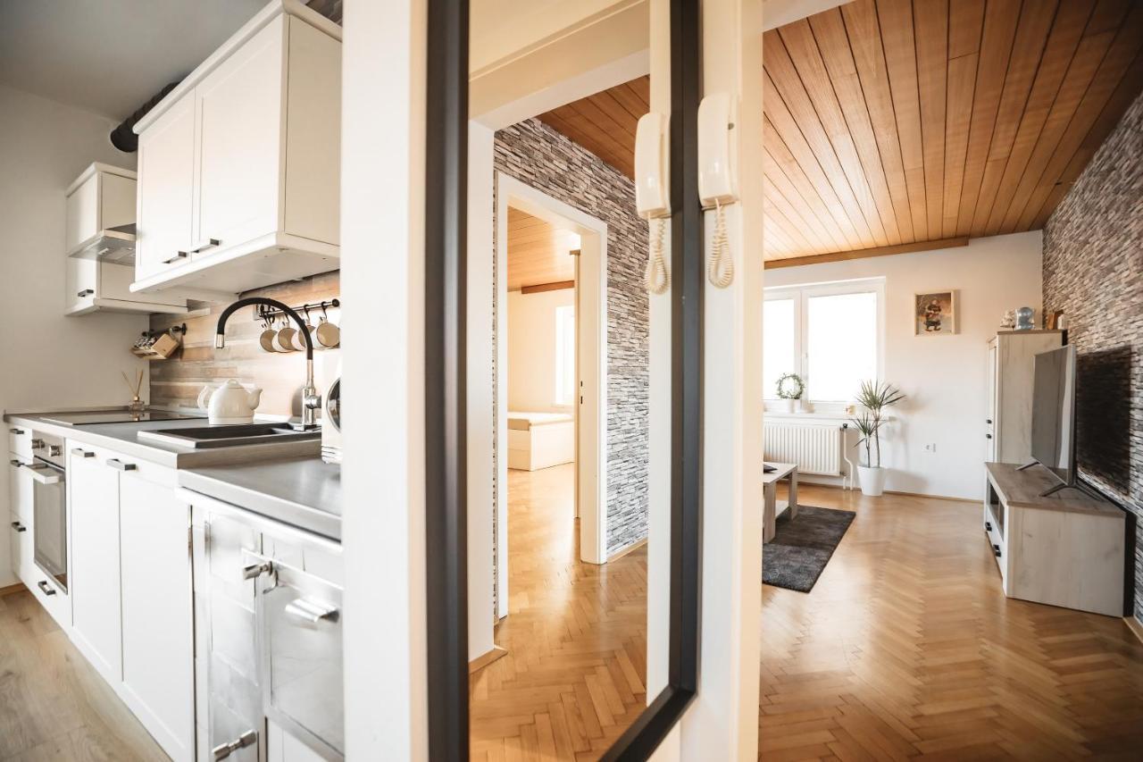 Drive Caffe Apartments Trzin Zewnętrze zdjęcie