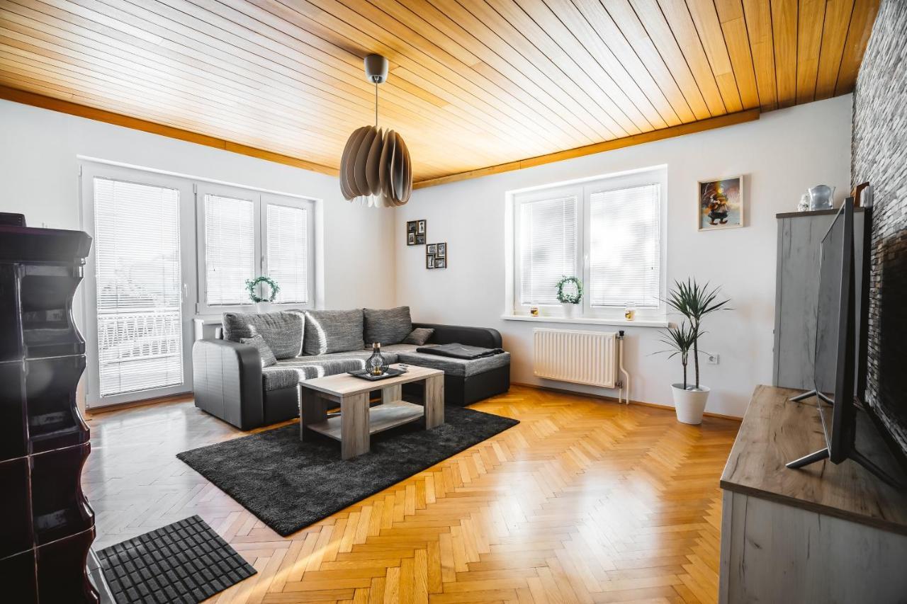 Drive Caffe Apartments Trzin Zewnętrze zdjęcie